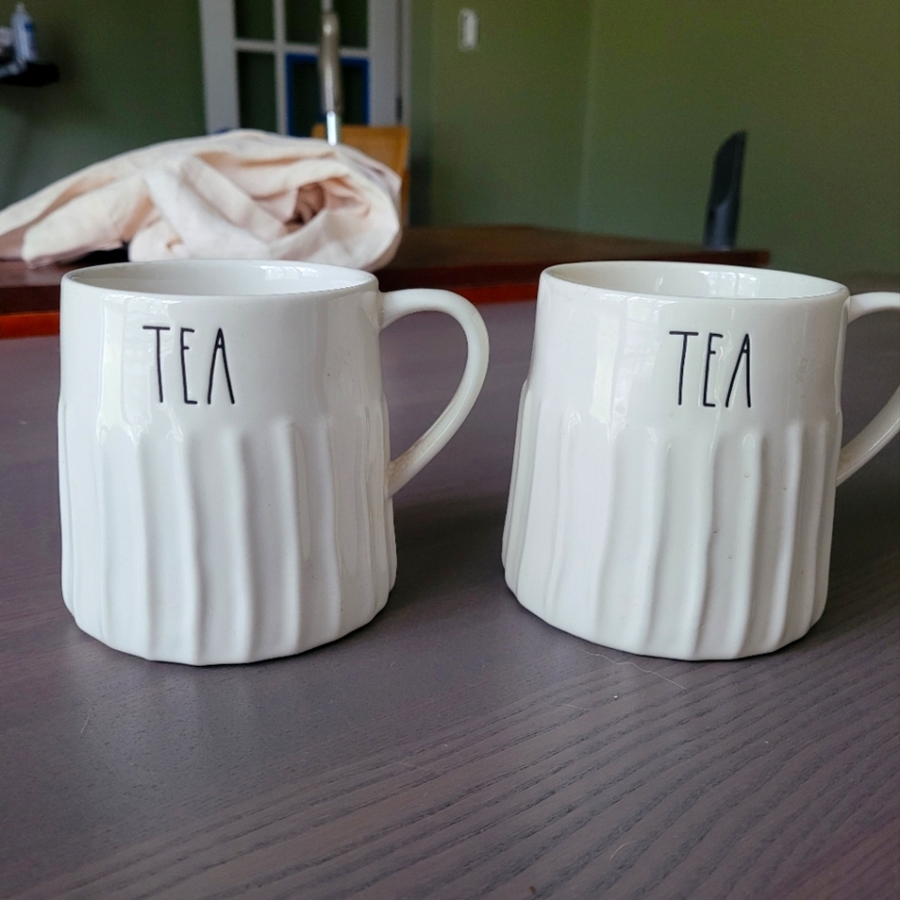 Rae dunn Tea Mugs set